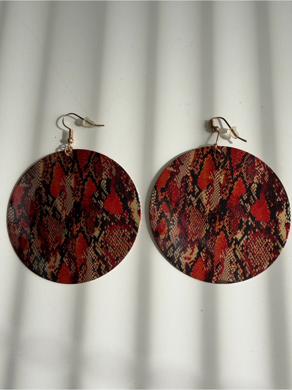 Bold Round Snake-Print Dangle Earrings - Red & Black